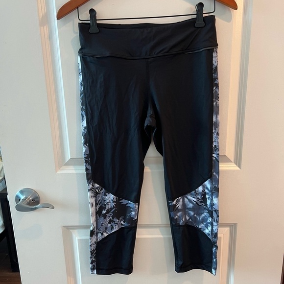 ALALA Palm Shadow Print Blocked Crop Active Workout Leggings - Picture 3 of 16
